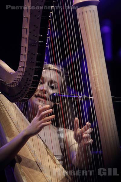 JOANNA NEWSOM - 2010-05-31 - PARIS - Espace Charlie Parker - Grande Halle - 